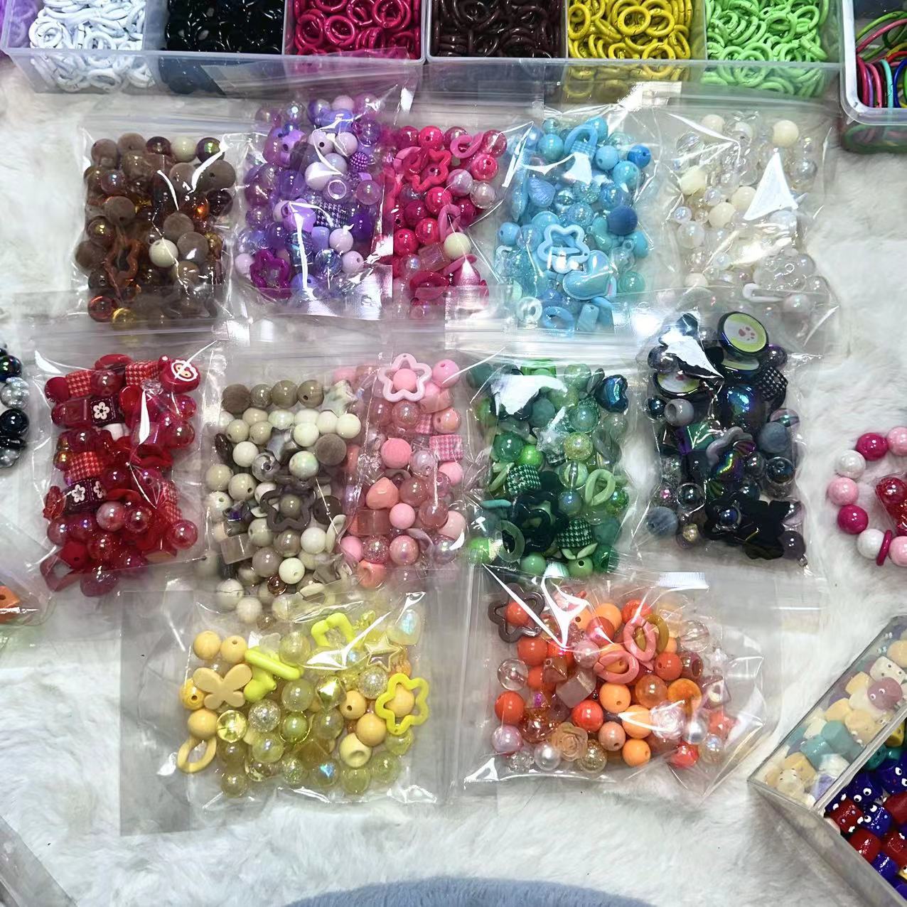 01-DIY all kinds of the beads ,staps and silicone pendants rings rubbers